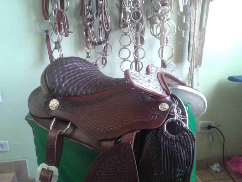 sellier-CASTILLON-min_saddlery-614193